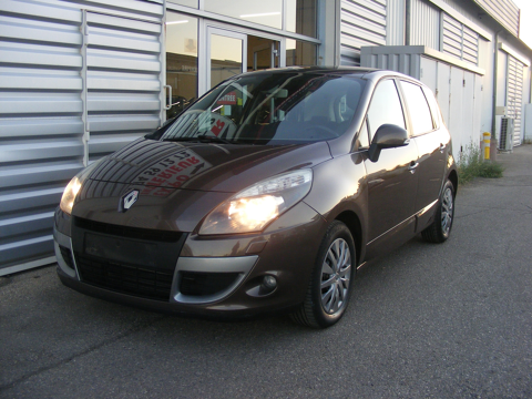 Annonce voiture Renault Scénic III 8990 €