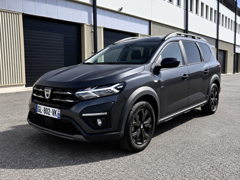 Jogger 1.0 ECO-G 100CH SL EXTREME+ 7 PLACES / 1&Egrave;RE MAIN / CARPLAY / 2023 occasion 94260 Fresnes