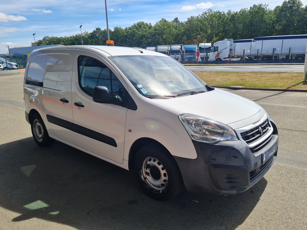 Partner STANDARD 1.6 BLUEHDI 100CH PREMIUM 2018 occasion 28630 Nogent-le-Phaye