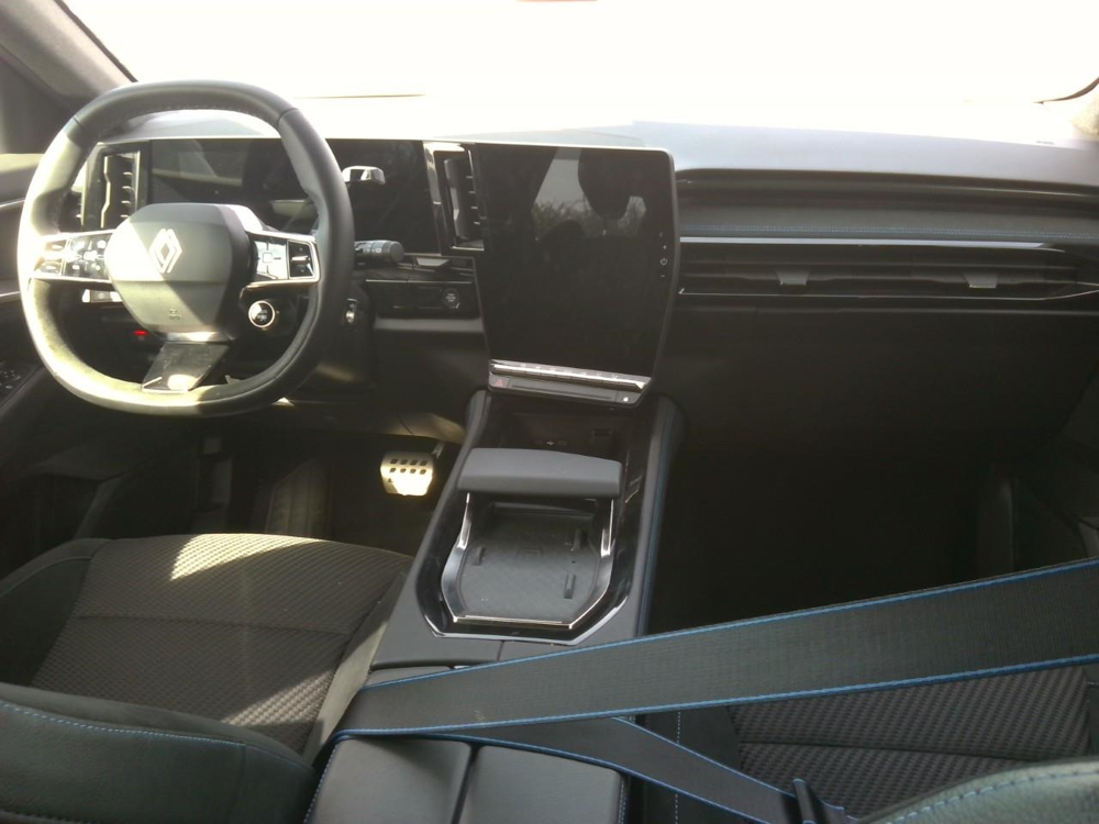 Espace 1.2 E-TECH FULL HYBRID 200CH ESPRIT ALPINE 7 PLACES - 25 2025 occasion 56530 Qu&eacute;ven