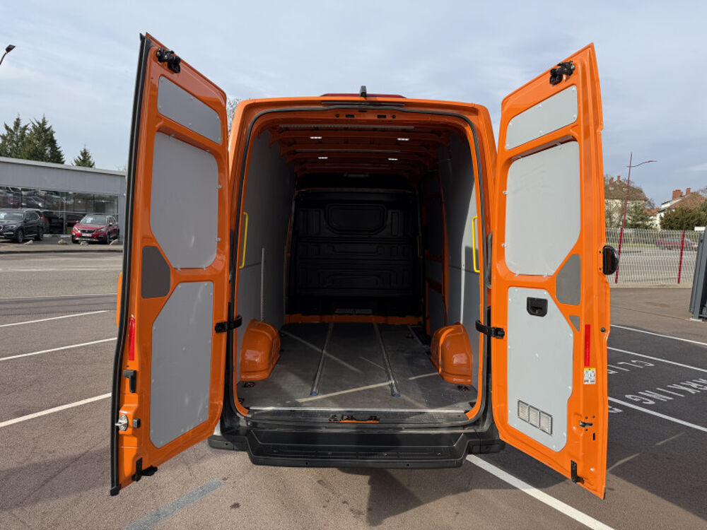 Crafter 35 L3H3 2.0 TDI 177CH BUSINESS LINE TRACTION BVA8 2021 occasion 57350 Stiring-Wendel