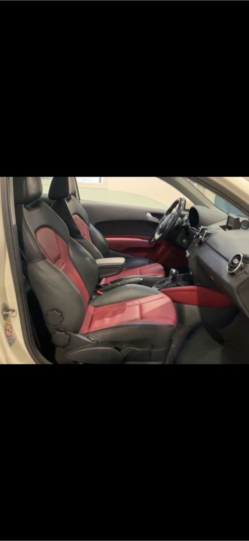 A1 1.4 TFSI 122CH AMBITION LUXE S-TRONIC 7 93 000KM 2011 occasion 12000 RODEZ