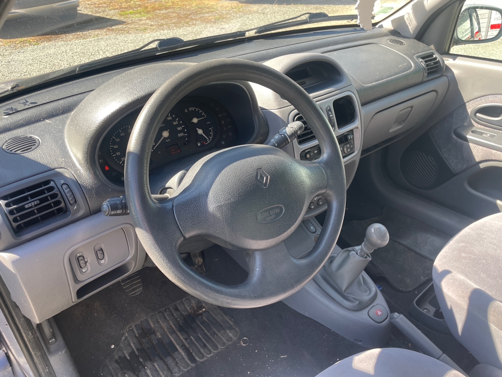 Clio II 1.6E 90CH RXT 5P 1999 occasion 24660 COULOUNIEIX CHAMIERS
