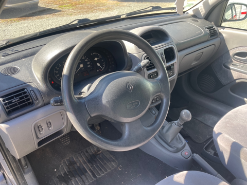 Clio II 1.6E 90CH RXT 5P 1999 occasion 24660 COULOUNIEIX CHAMIERS