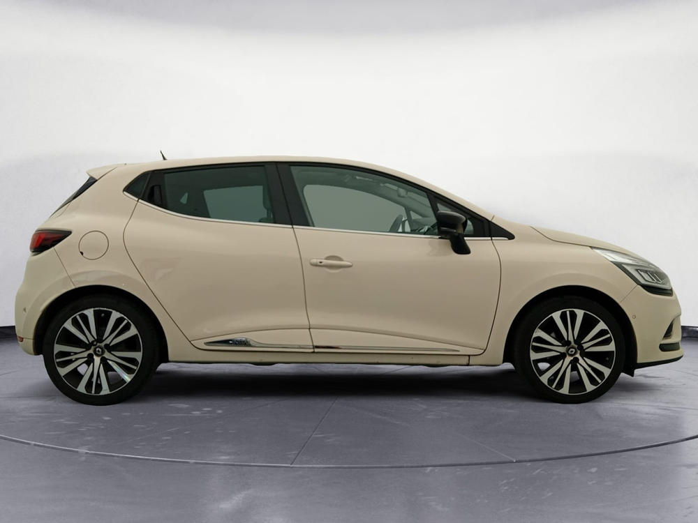 Clio IV 1.2 TCE 120CH ENERGY INITIALE PARIS 5P / 1 ERE MAIN / GARANT 2018 occasion 38340 Voreppe