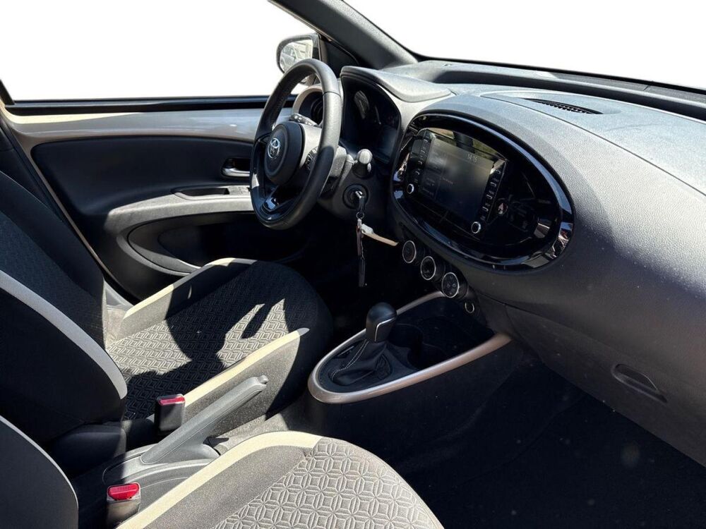 Aygo 1.0 VVT-i 72ch Design S-CVT 2023 occasion 13300 Salon-de-Provence