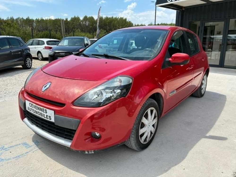 Clio III 1.5 DCI 75CH AUTHENTIQUE CLIM 5PORTES DISTRIBUTION NEUVE 2012 occasion 30360 V&eacute;z&eacute;nobres