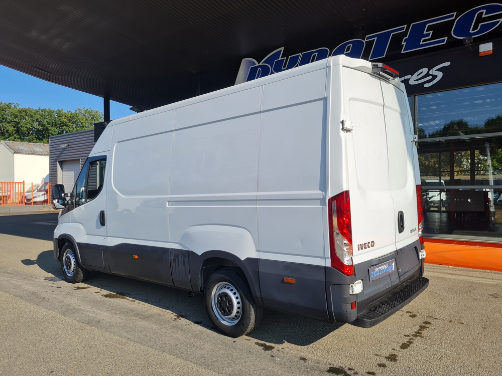 Daily 35S14 V12 2022 occasion 28630 Nogent-le-Phaye