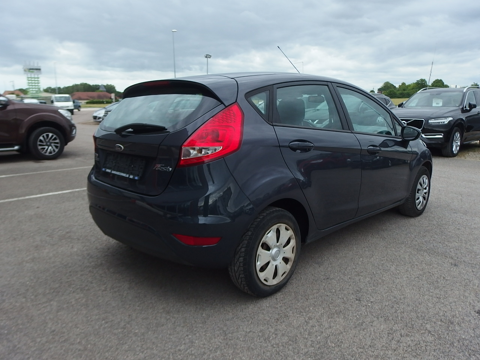 Fiesta 1.4 TDCI 70CH FAP AMBIENTE 5P 2011 occasion 10600 Savi&egrave;res