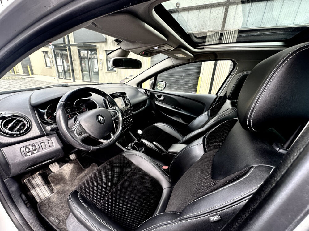 Clio IV 0.9 TCE 90CH GT LINE / TOIT PANORAMIQUE / FULL ENTRETIEN REN 2018 occasion 94260 Fresnes