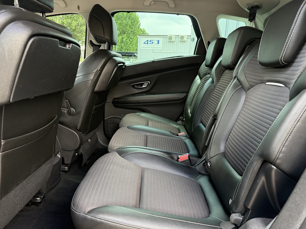 Scenic IV 1.2 TCE 130CH ENERGY INTENS/ CRITAIR 1 / CREDIT / 2016 occasion 38340 Voreppe