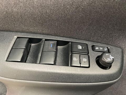 Yaris Cross 116h Design MY22 2023 occasion 13730 Saint-Victoret