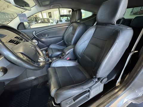 M&eacute;gane III Coup&eacute; 1.5 DCI 110CH BOSE 99 900 KM PLB AUTO 2014 occasion 12000 RODEZ