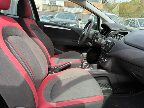 Punto 1.2 8V 69CH EASY 3 PORTES 2012 occasion 30360 V&eacute;z&eacute;nobres