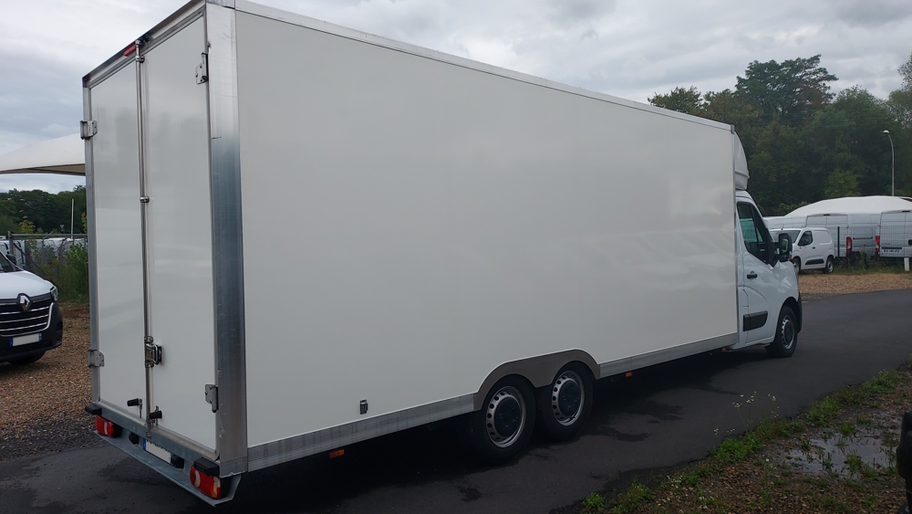 Master F3500 L3 2.3 BLUE DCI 165CH CAISSE 30M3 2023 occasion 60600 Clermont