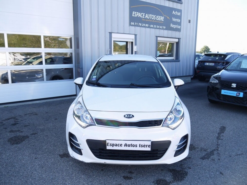 Rio 1.2 85CH 5 PORTES GPS / DISTRIBUTION A CHAINE 2016 occasion 38260 La C&ocirc;te-Saint-Andr&eacute;