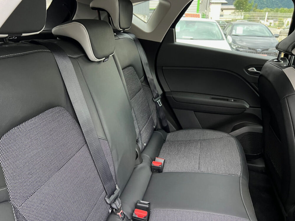 Captur 1.6 E-TECH HYBRIDE RECHARGEABLE 160CH INTENS -21 2021 occasion 38920 Crolles