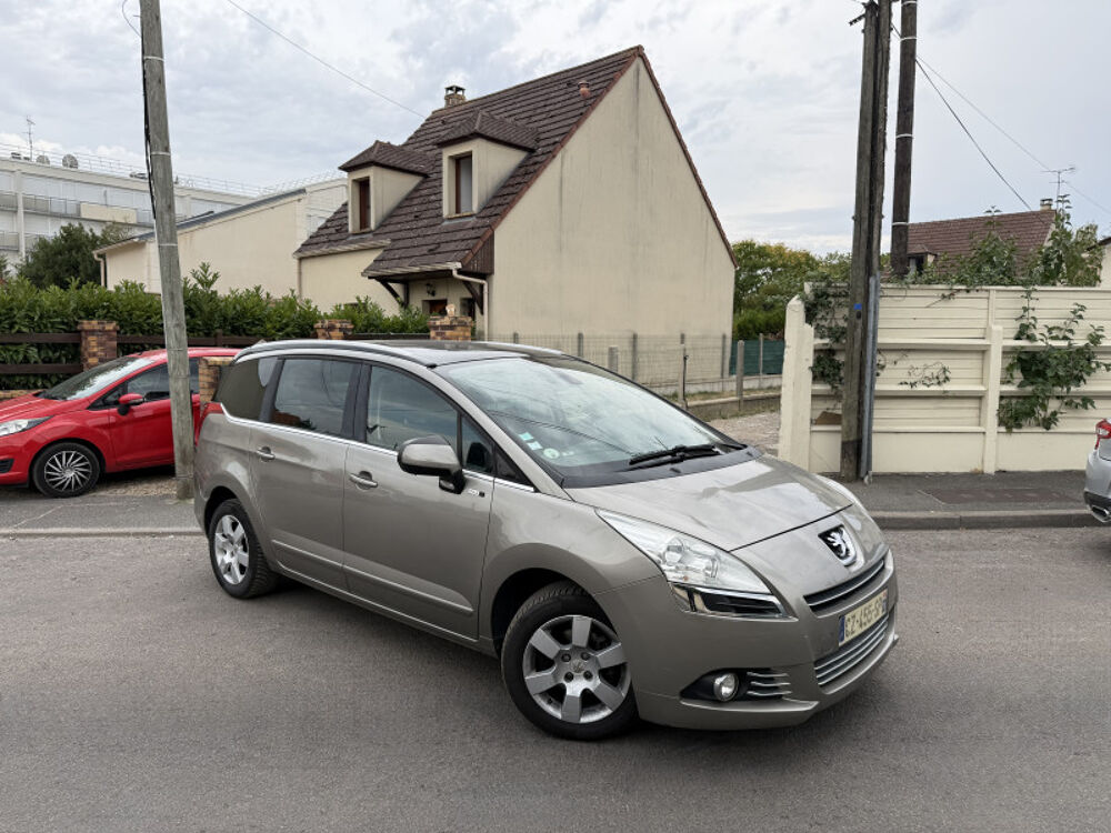 5008 1.6 HDI115 FAP FAMILY II 7PL 2013 occasion 95480 PIERRELAYE