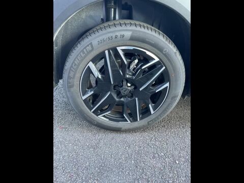 5008 Hybrid 145ch Allure e-DCS6 2025 occasion 33320 Eysines