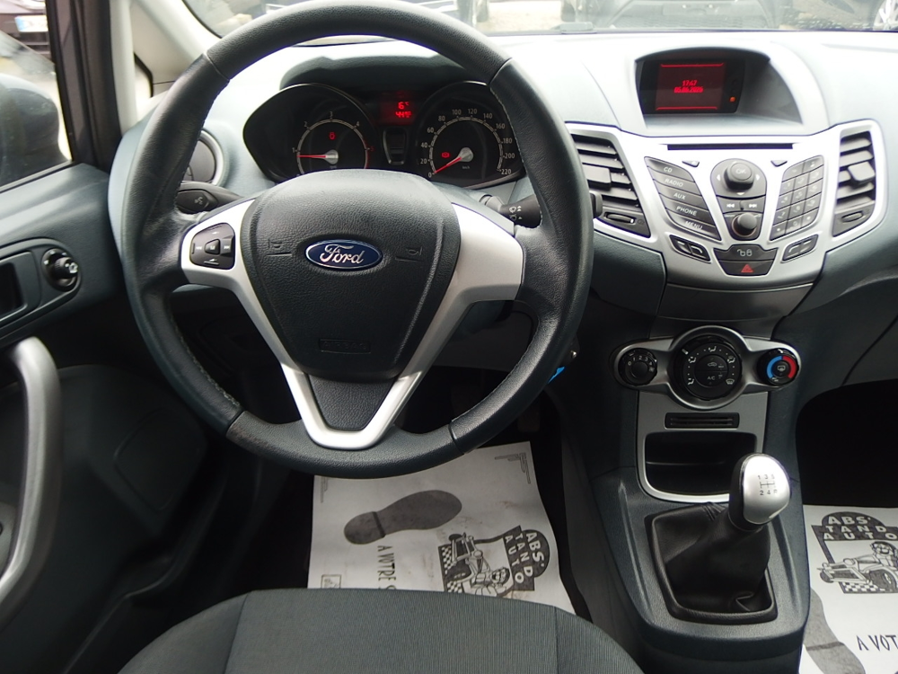 Fiesta 1.4 TDCI 70CH FAP AMBIENTE 5P 2011 occasion 10600 Savi&egrave;res