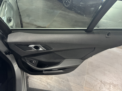 S&eacute;rie 1 (F40) 116DA BUSINESS DESIGN DKG7 PLB AUTO 2022 occasion 12000 RODEZ