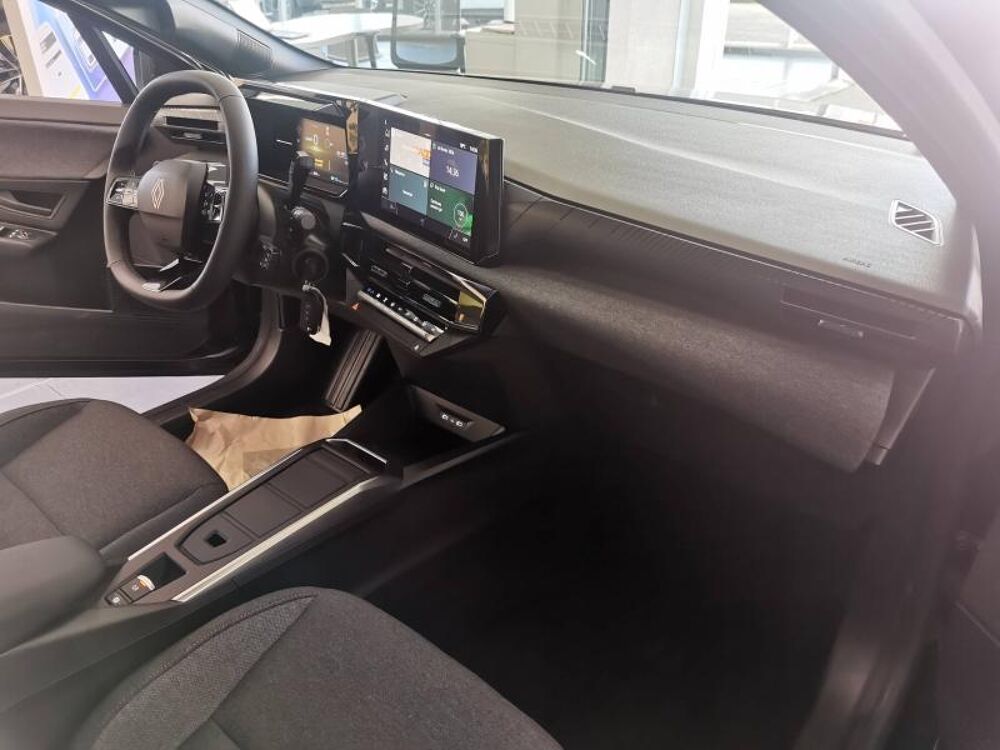 Clio 1.8 E-Tech 160ch full hybrid Evolution + 2026 occasion 78300 Poissy