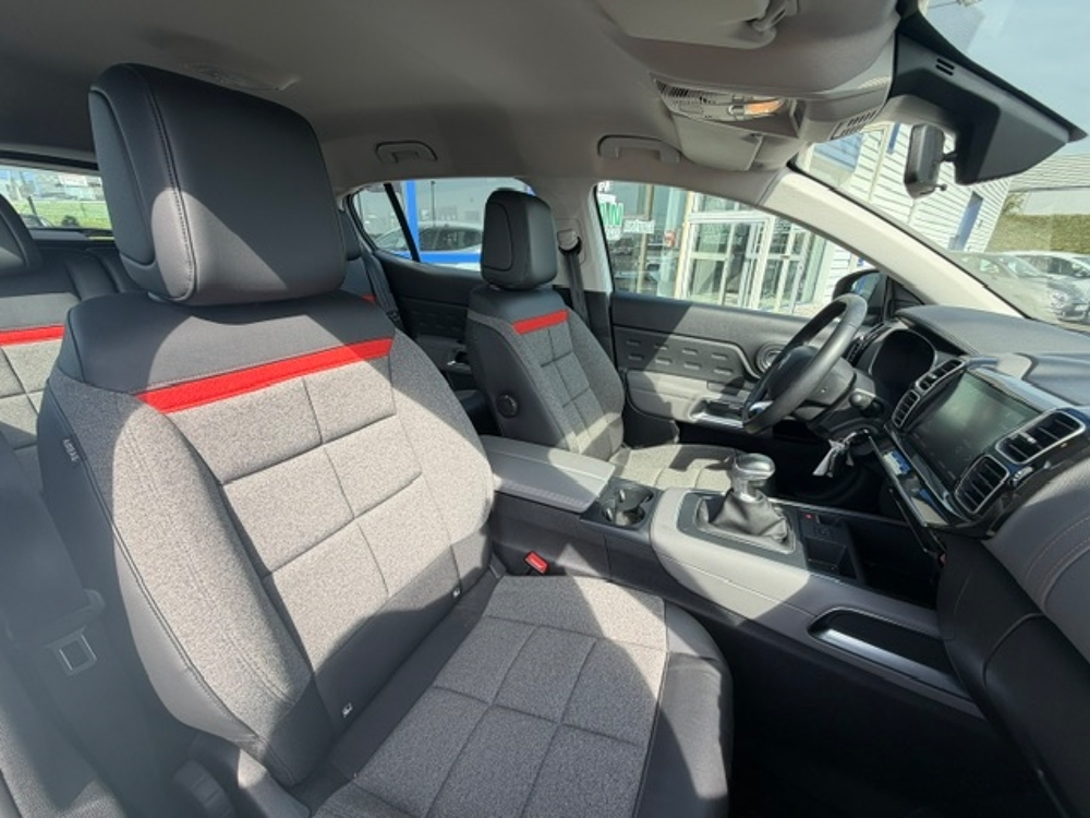 C5 aircross PURETECH 130CH LIVE DISTRIBUTION OK 2019 occasion 16400 Puymoyen