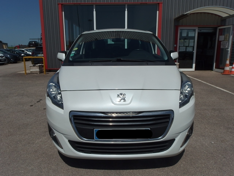 5008 1.6 HDI 115CH FAP BUSINESS 2014 occasion 10600 Savi&egrave;res