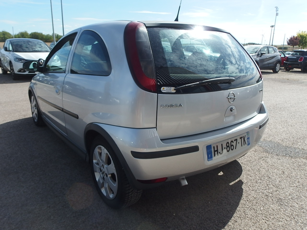 Corsa 1.3 CDTI COSMO 3P 2004 occasion 10600 Savi&egrave;res