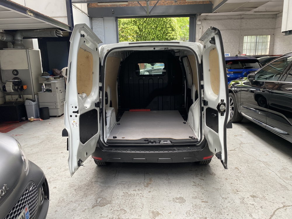 Express 1.5 BLUE DCI 95CH CONFORT- 9 991,67 HT - APPLE CARPLAY 2021 occasion 78800 HOUILLES