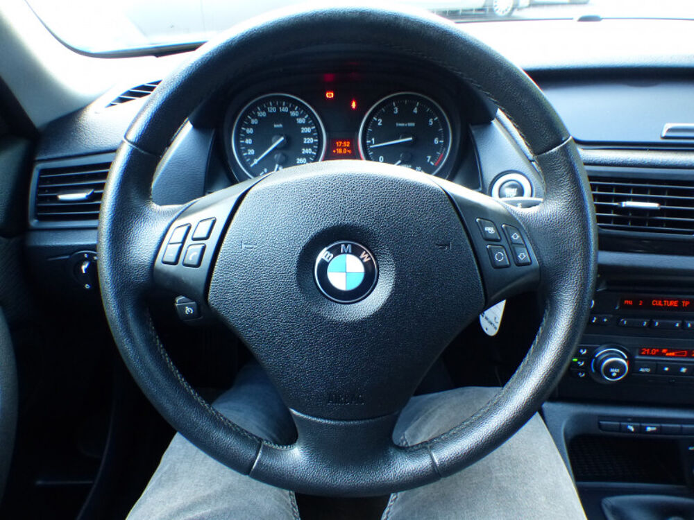 X1 (E84) SDRIVE18I 150CH LUXE 2011 occasion 77144 Mont&eacute;vrain