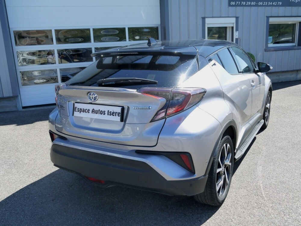 C-HR 122H GRAPHIC 2WD E-CVT / DISTRIBUTION A CHAINE 2018 occasion 38260 La C&ocirc;te-Saint-Andr&eacute;