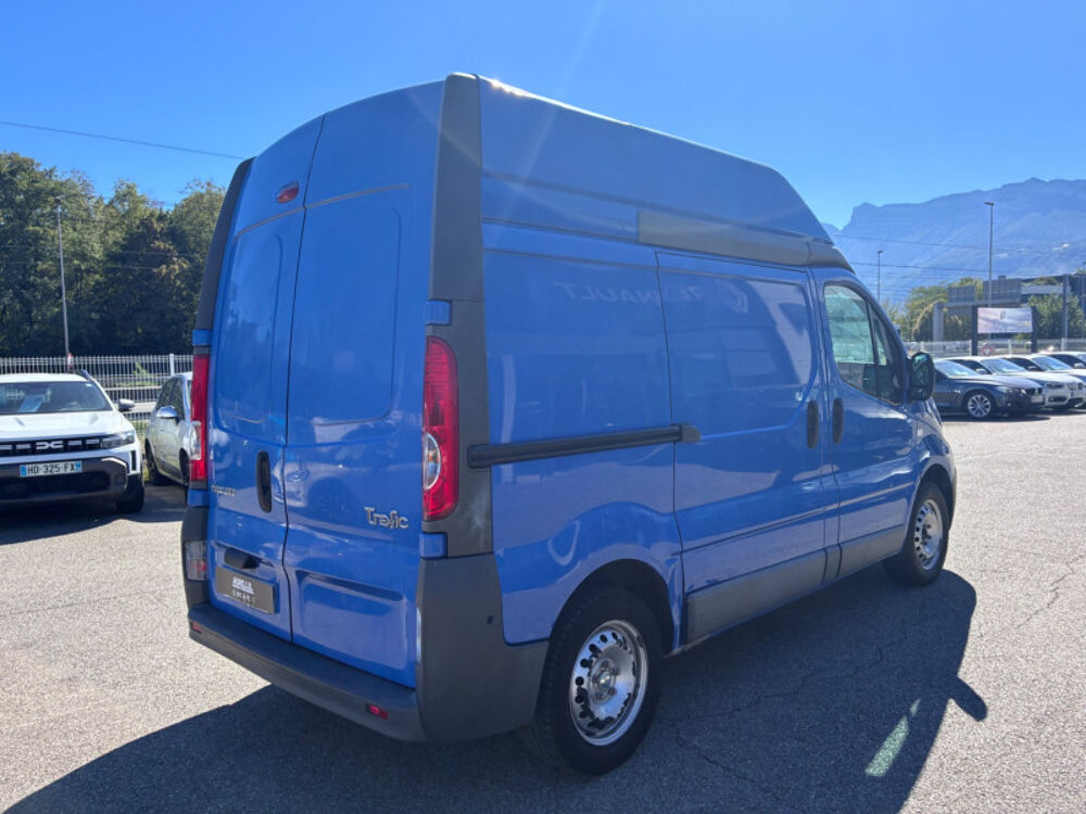Trafic L1H2 1200 2.0 DCI 90CH CONFORT / PREMIERE MAIN 2011 occasion 38130 ECHIROLLES