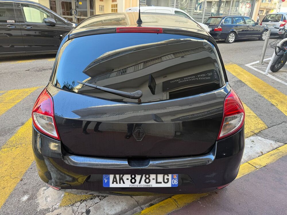 Clio III 1.5 DCI 85CH EXCEPTION 5P 2010 occasion 06400 Cannes