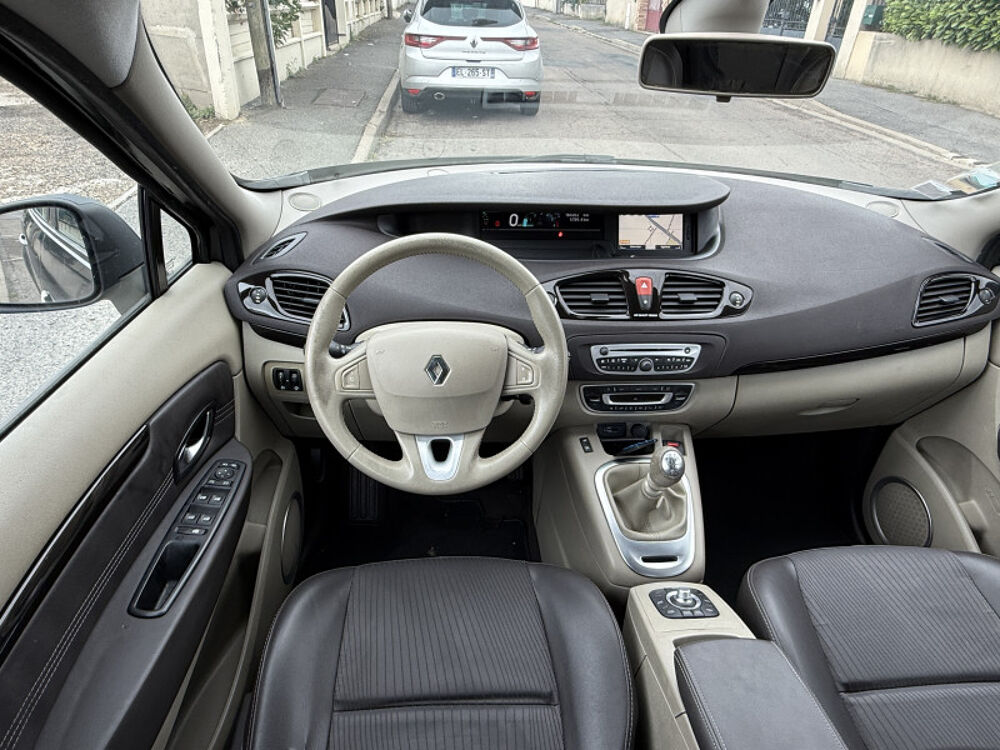 Grand Sc&eacute;nic III 1.9 DCI 130CH FAP PRIVILEGE EURO5 5 PLACES 2011 occasion 95480 PIERRELAYE