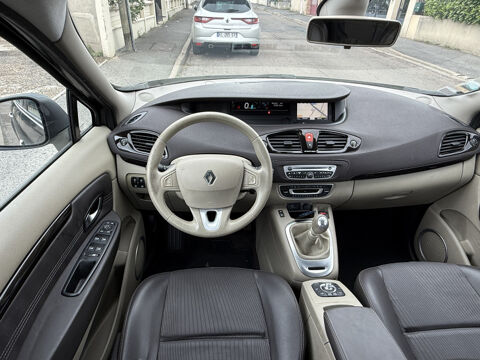 Grand Sc&eacute;nic III 1.9 DCI 130CH FAP PRIVILEGE EURO5 5 PLACES 2011 occasion 95480 PIERRELAYE