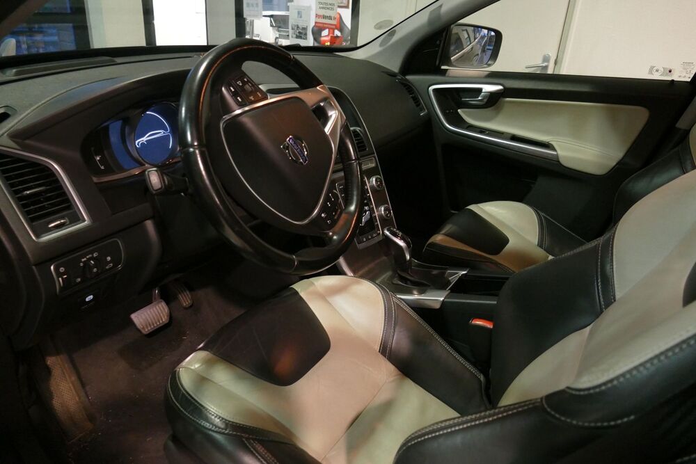 XC60 D4 181CH XENIUM GEARTRONIC 2014 occasion 22100 Dinan