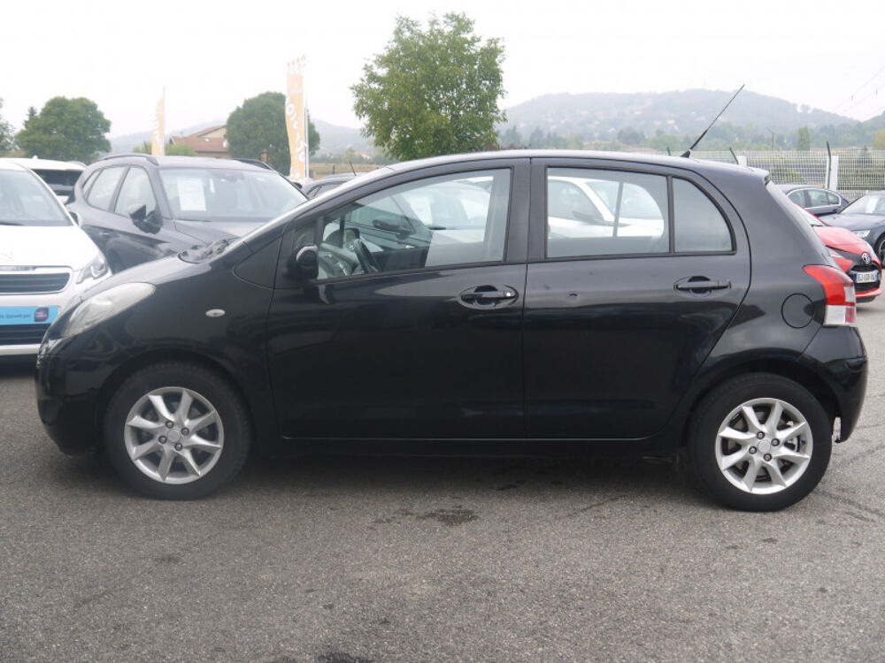 Charade 1.3 VVT-I 100CH / DISTRIBUTION A CHAINE / IDEM TOYOTA YARIS 2011 occasion 38260 La C&ocirc;te-Saint-Andr&eacute;