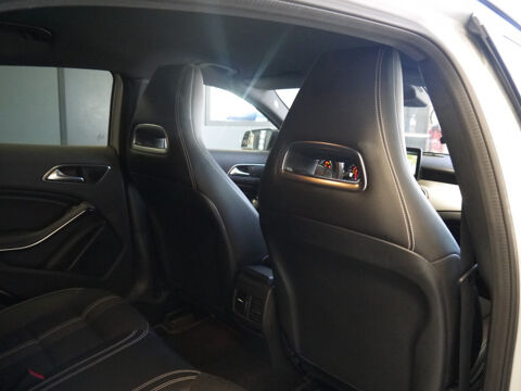 Classe GLA 200 D SENSATION 7G-DCT / DISTRIBUTION A CHAINE 2017 occasion 38260 La C&ocirc;te-Saint-Andr&eacute;