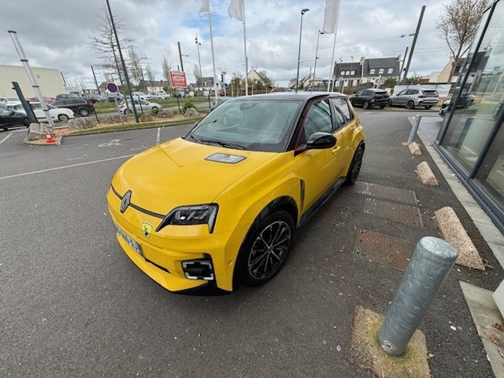 R5 E-TECH ELECTRIQUE 150CH ICONIC CINQ AUTONOMIE CONFORT 2024 occasion 56530 Qu&eacute;ven