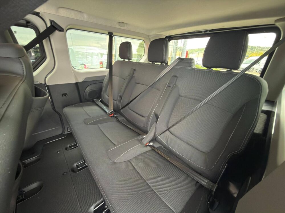 Trafic combi Grand 2.0 dCi 170ch Techno auto -26 2026 occasion 27930 Normanville