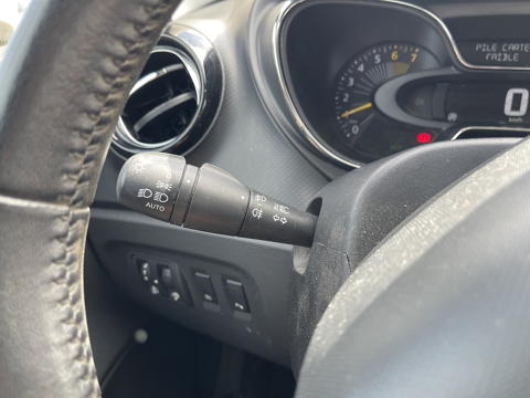 Captur 0.9 TCE 90CH STOP&START ENERGY INTENS ECO&sup2; EURO6 2015 occasion 33700 M&eacute;rignac