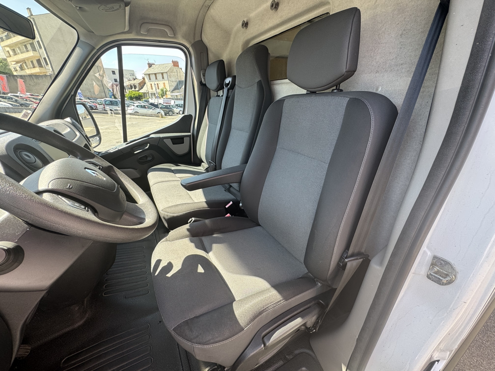 Master F3300 L1H2 2.3 DCI 110CH 13990TTC 2018 occasion 12000 RODEZ