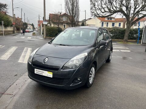 Renault Grand Scénic III 1.5 DCI 110CH FAP AUTHENTIQUE 5 PLACES 2010 occasion Villeneuve-le-Roi 94290