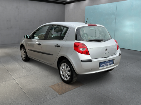 Clio III 1.2 16V 75CH PACK AUTHENTIQUE 5P SEULEMENT 15460 KM !!! 2006 occasion 88200 Saint-Nabord
