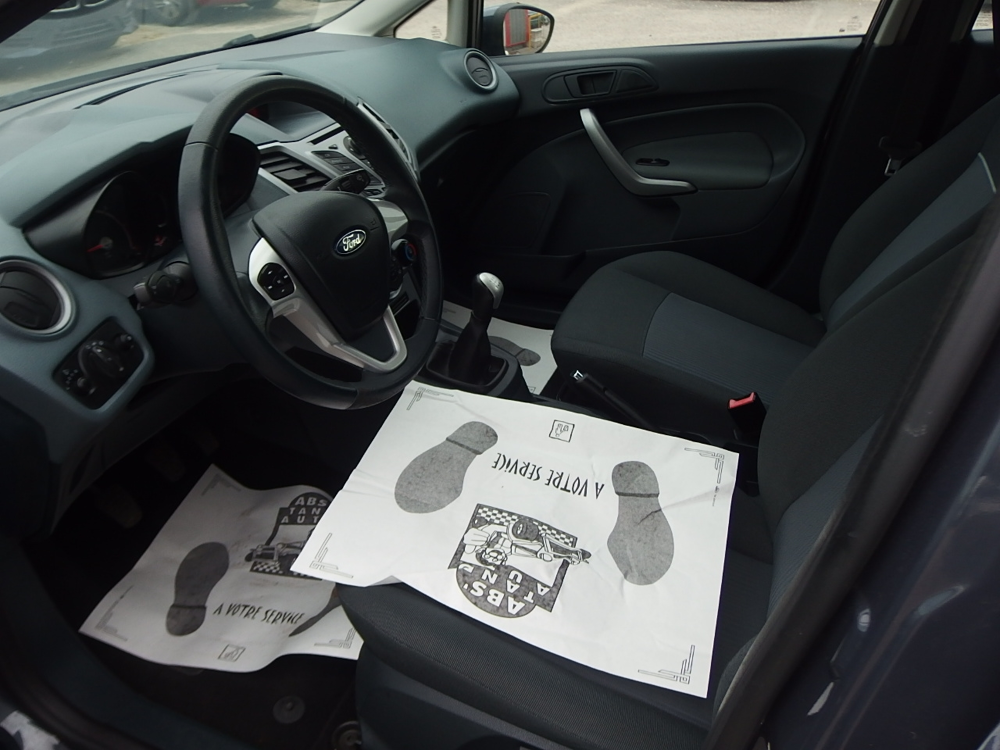 Fiesta 1.4 TDCI 70CH FAP AMBIENTE 5P 2011 occasion 10600 Savi&egrave;res