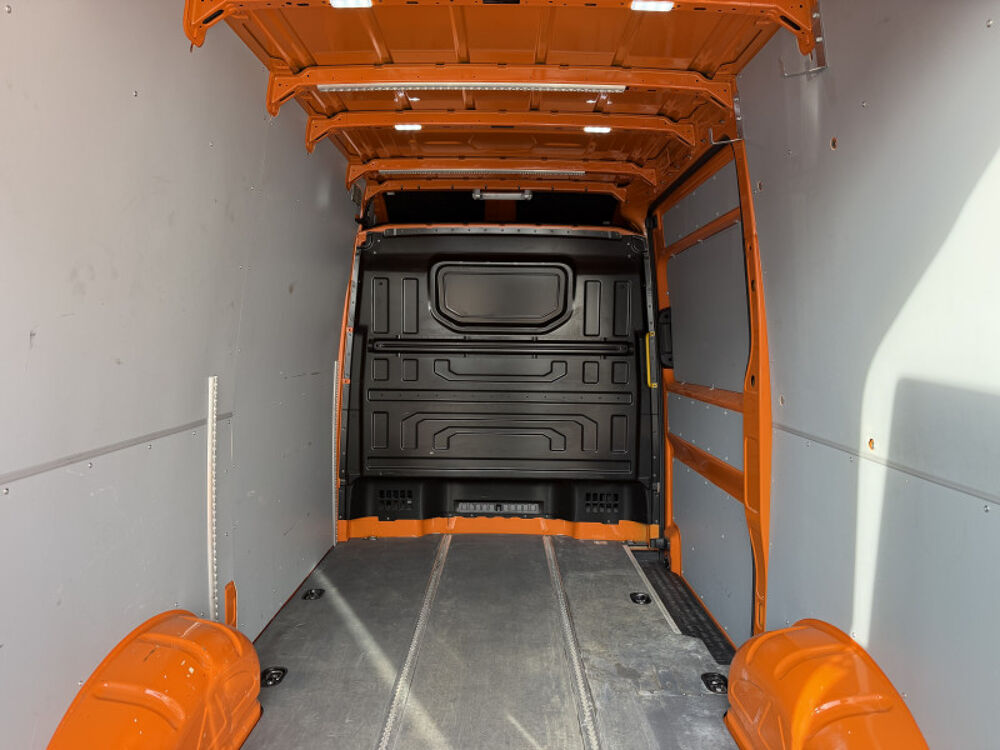 Crafter 35 L3H3 2.0 TDI 177CH BUSINESS LINE TRACTION BVA8 2021 occasion 57350 Stiring-Wendel