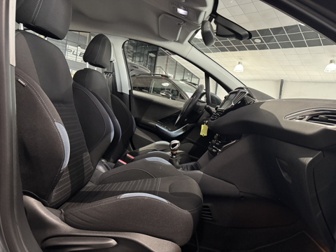 208 1.6 E-HD I115 CV ALLURE 5P 86 000 KM PLBA AUTO 2012 occasion 12000 RODEZ