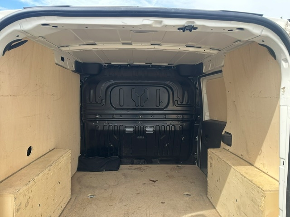 Doblo 1.6 MULTIJET 105CH PRO LOUNGE 3 PLACES 2023 occasion 16400 Puymoyen