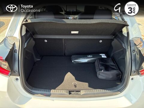 Yaris 116h Design 5p MY25 2026 occasion 26200 Mont&eacute;limar